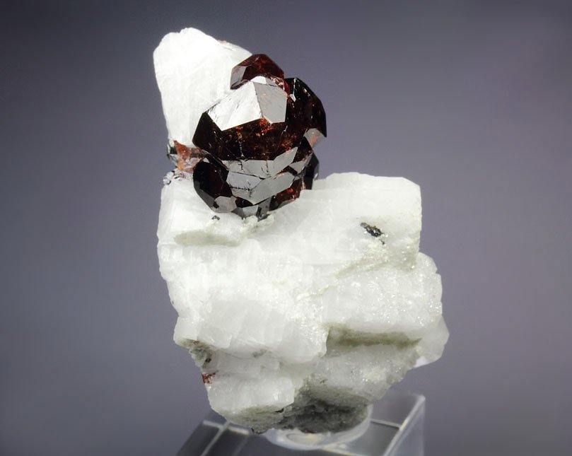 gem GARNET var. SPESSARTINE, ALBITE