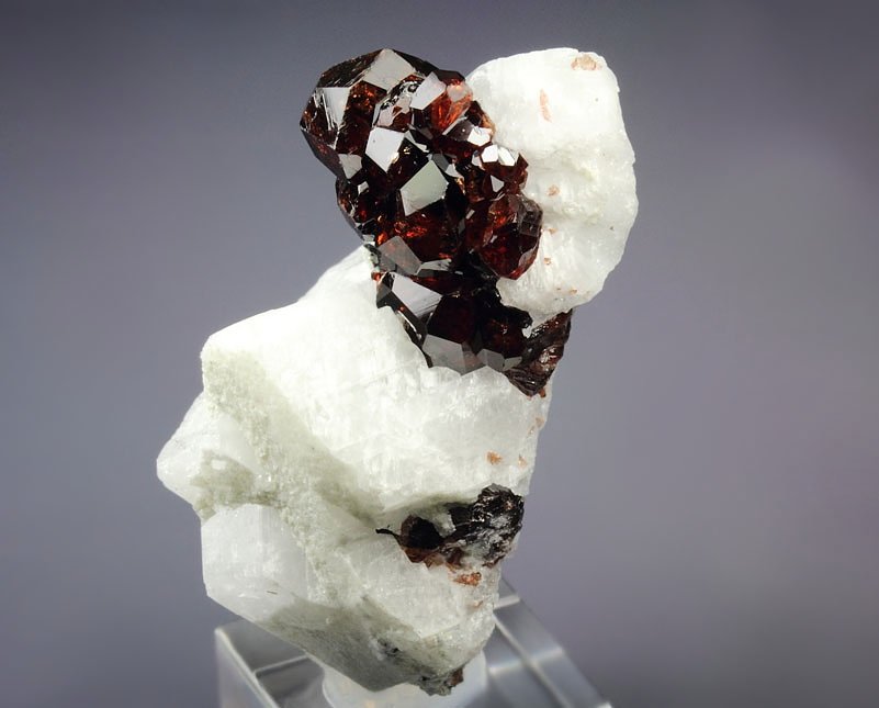 gem GARNET var. SPESSARTINE, ALBITE