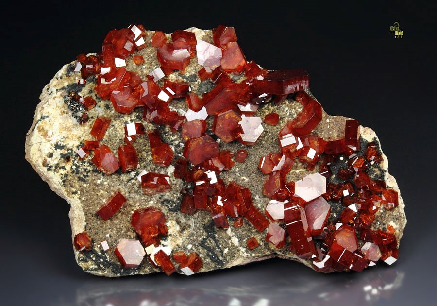 gemmy VANADINITE