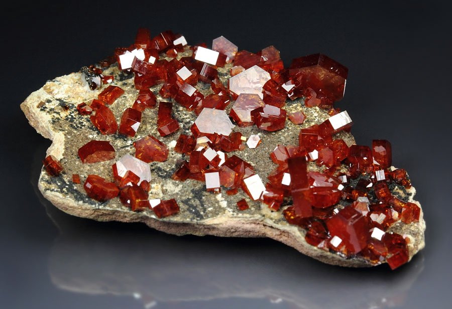 gemmy VANADINITE