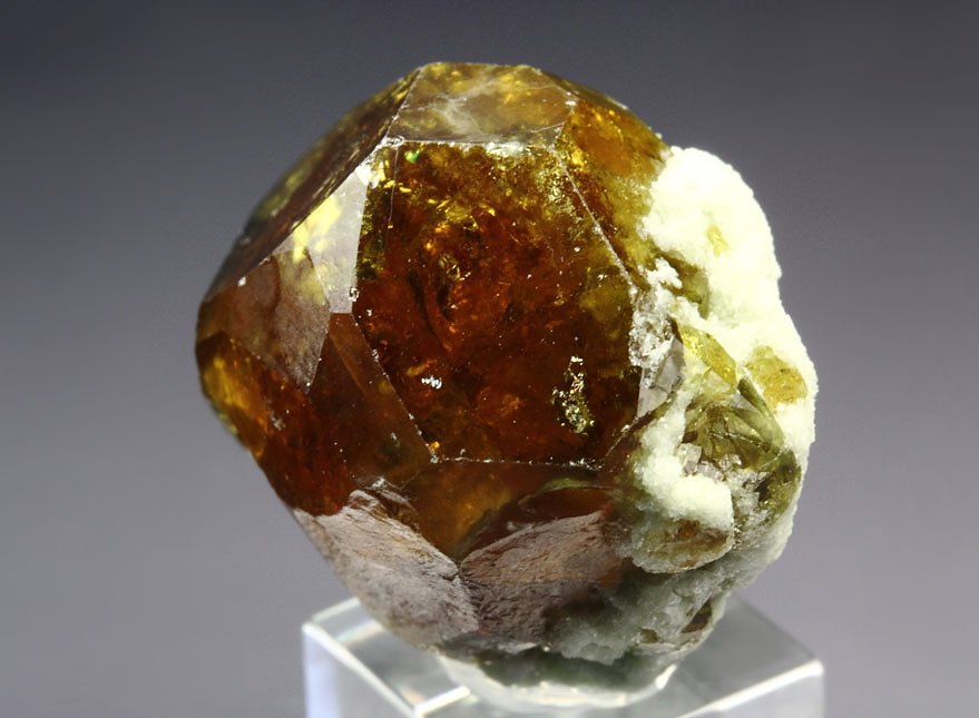 gem GARNET var. GROSSULAR