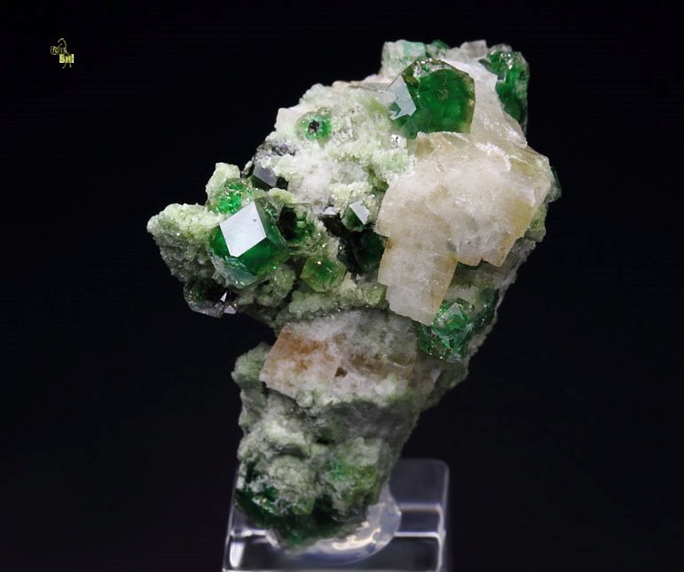 gem GARNET var. GROSSULAR with GREEN CHROMIAN PHANTOMS, PREHNITE