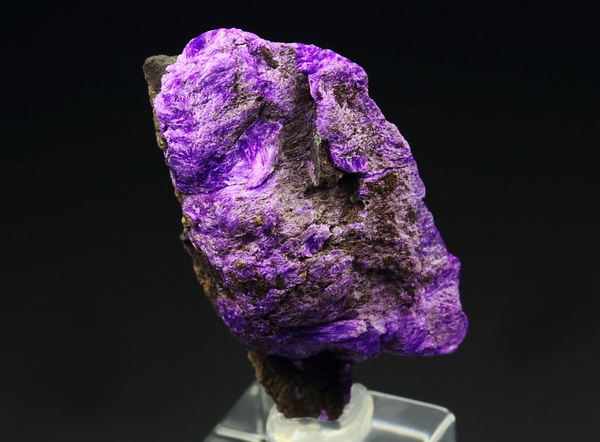 crystallized SUGILITE