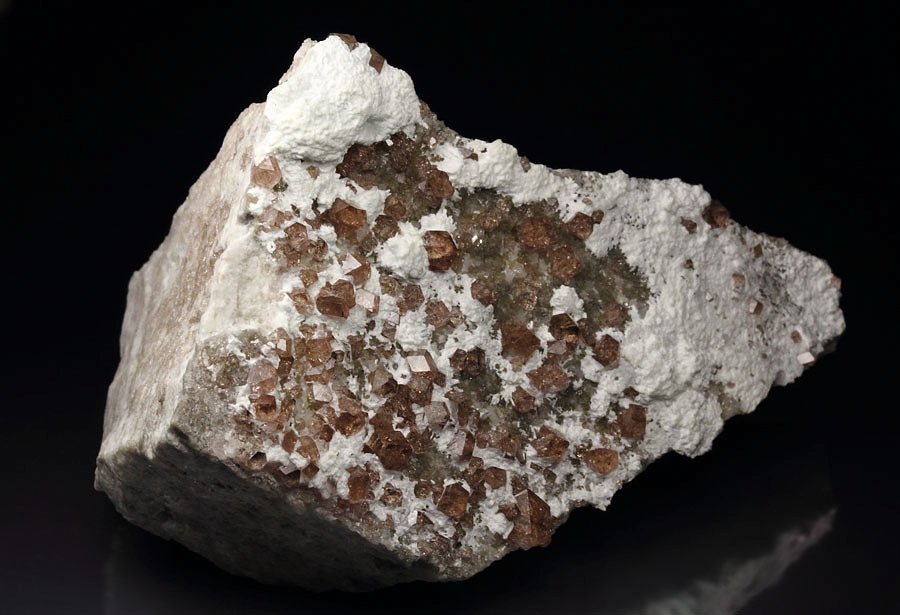 gem GARNET var. GROSSULAR