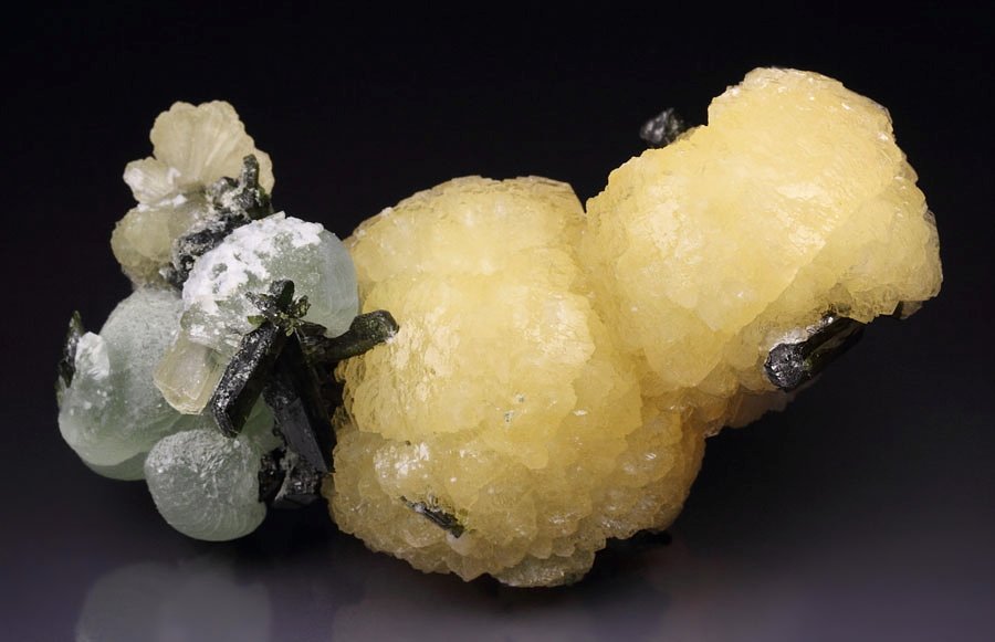 STILBITE-STELLERITE series, PREHNITE, EPIDOTE - floater