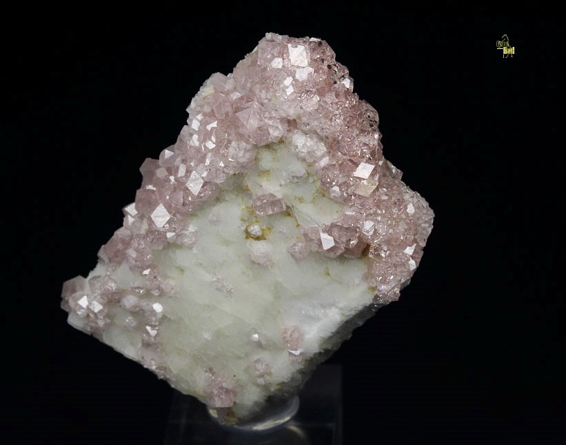 gem PINK GARNET var. GROSSULAR