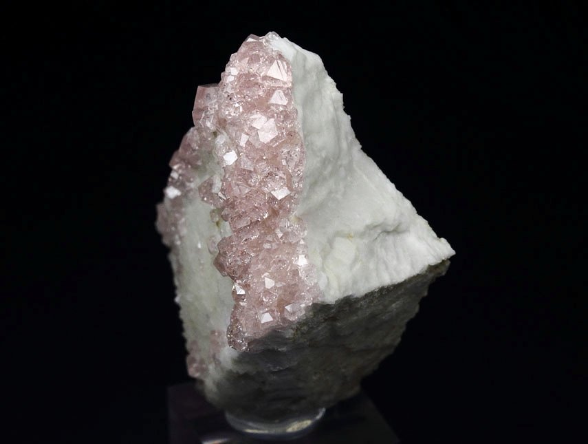 gem PINK GARNET var. GROSSULAR