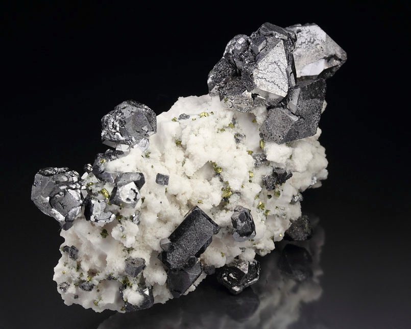 twinned GALENA, CHALCOPYRITE, CALCITE