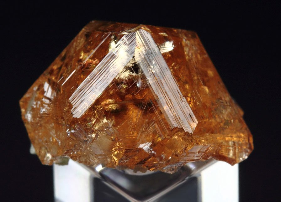 gem GARNET var. GROSSULAR