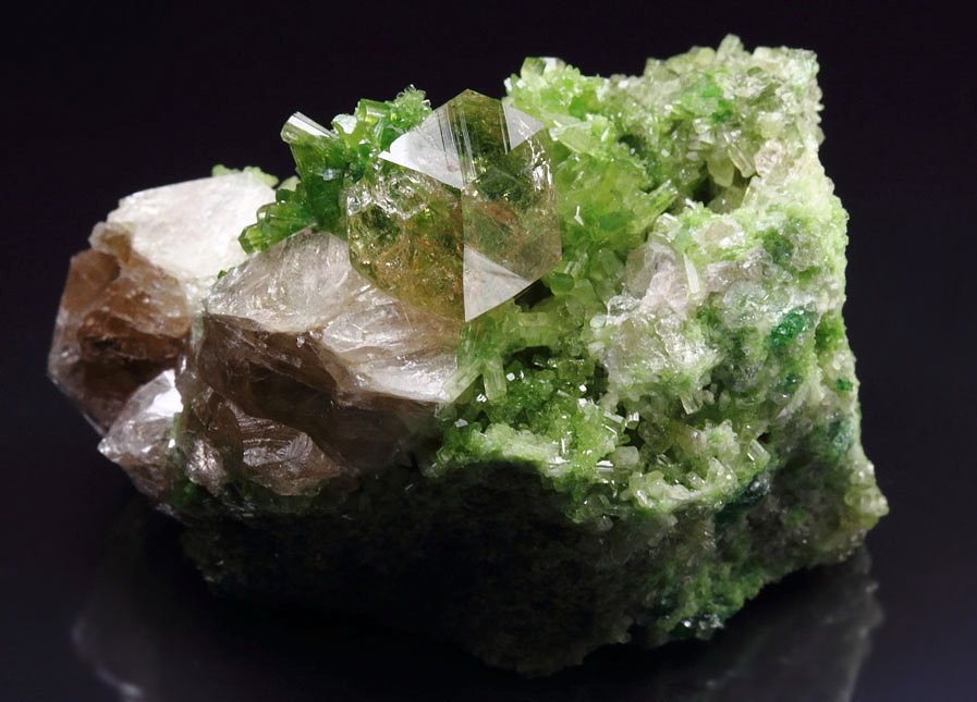 gem GARNET var. GROSSULAR, DIOPSIDE