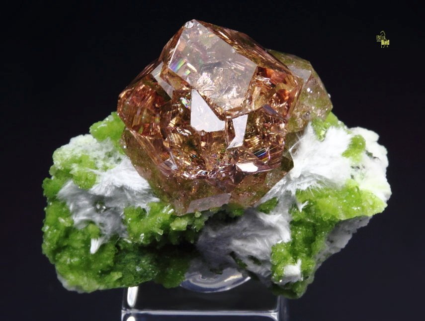 gem PINK-PEACH GARNET var. GROSSULAR, WOLLASTONITE, DIOPSIDE