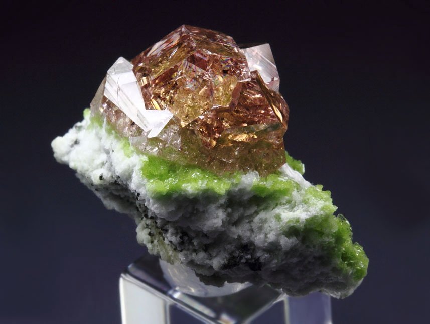 gem PINK-PEACH GARNET var. GROSSULAR, WOLLASTONITE, DIOPSIDE