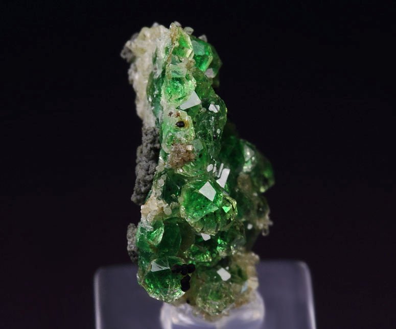 gem GARNET var. GROSSULAR var. CHROMIAN, DIOPSIDE, CHROMITE