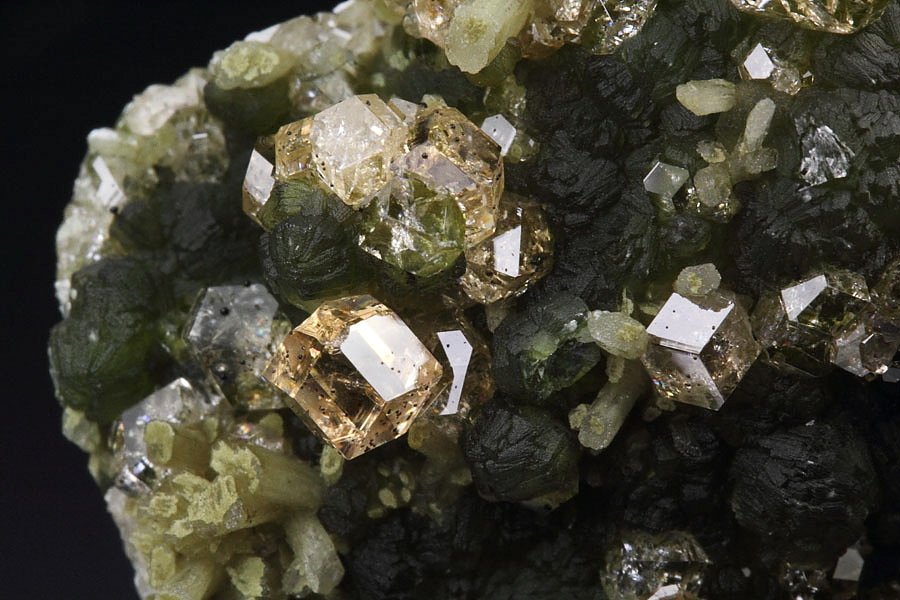 gem GARNET var. GROSSULAR, CLINOCHLORE, DIOPSIDE