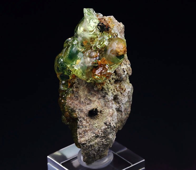 fluorescent OPAL var. HYALITE