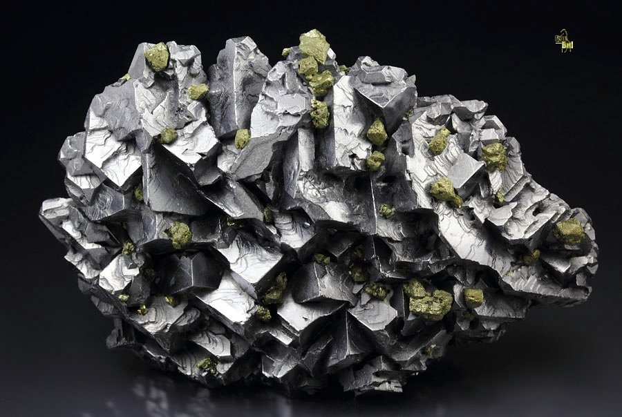 new find - GALENA - SPINEL LAW TWIN, CHALCOPYRITE