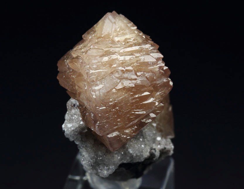 OLMIITE, CALCITE 