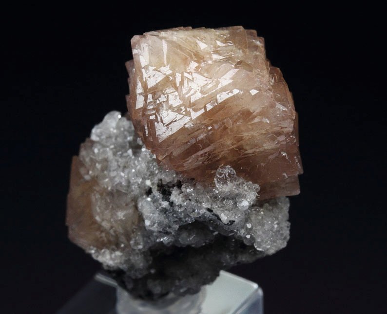 OLMIITE, CALCITE 