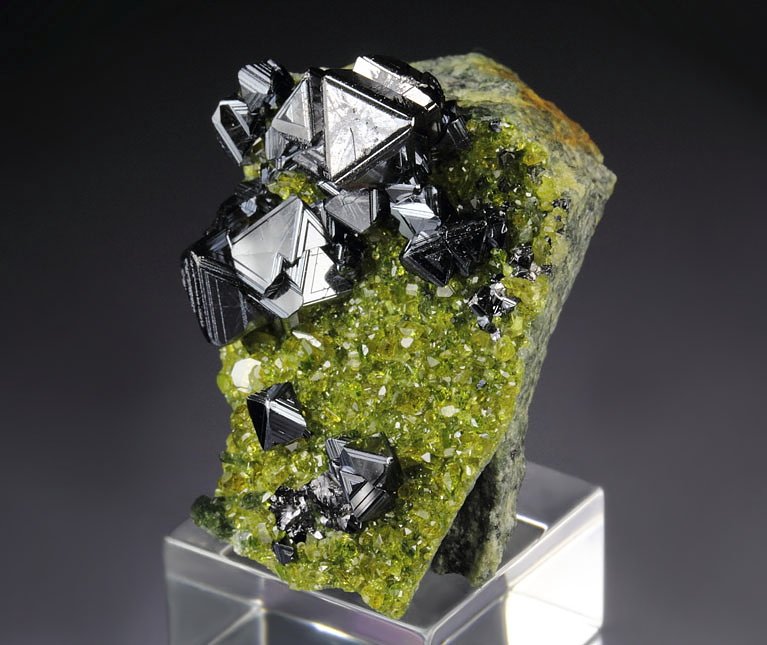 MAGNETITE, gem EPIDOTE, DIOPSIDE