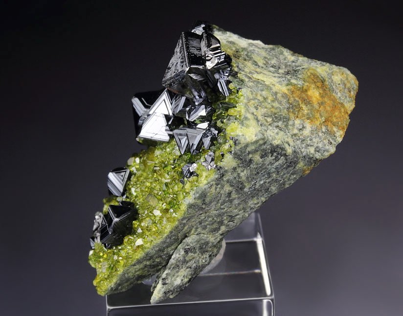 MAGNETITE, gem EPIDOTE, DIOPSIDE