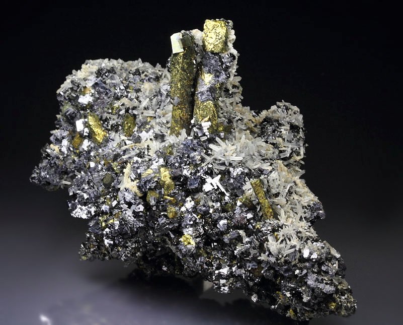 CHALCOPYRITE, skeletal GALENA, PYRITE, SPHALERITE, QUARTZ