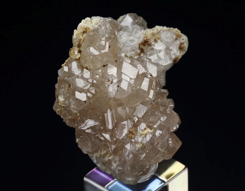 iso-oriented gem GARNET var. GROSSULAR