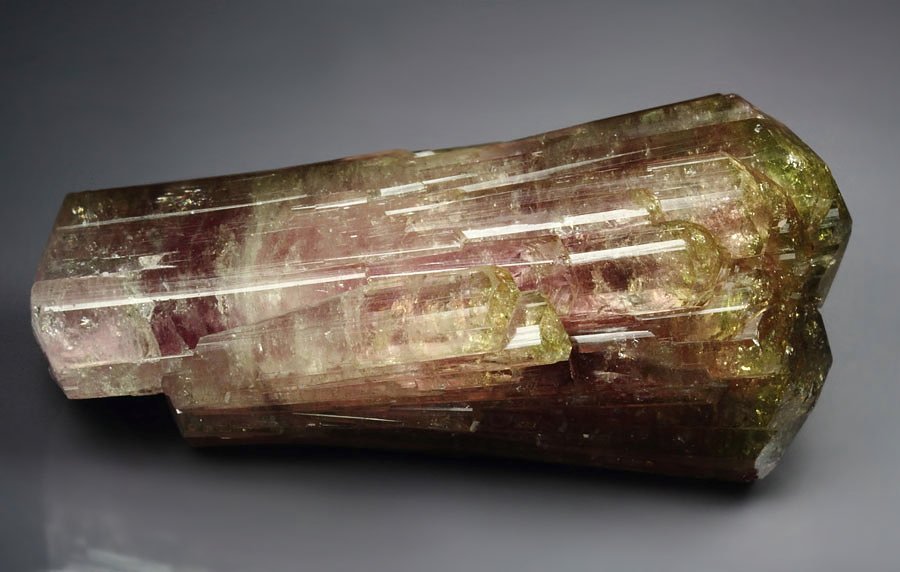 gem TOURMALINE var. ELBAITE bi-terminated, MUSCOVITE