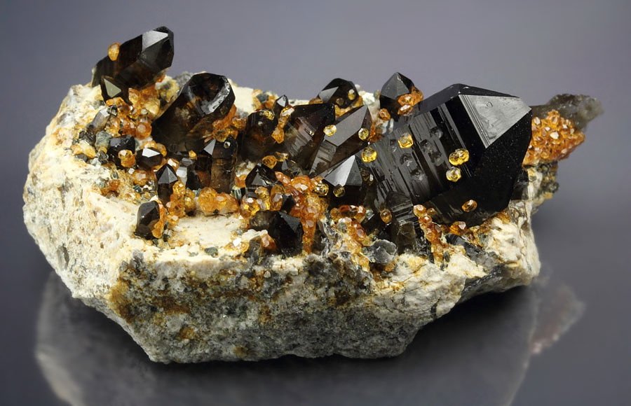 gem GARNET var. SPESSARTINE, QUARTZ var. SMOKY