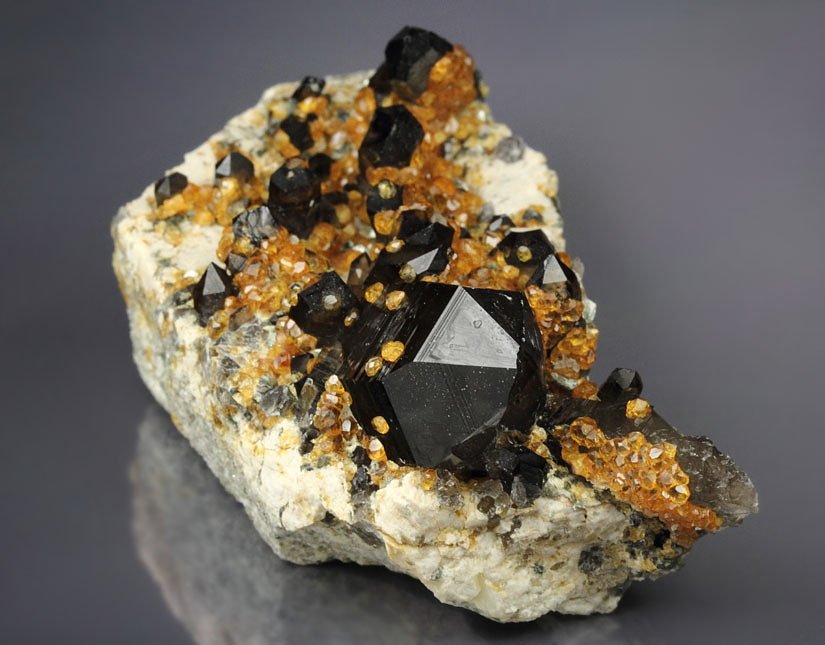 gem GARNET var. SPESSARTINE, QUARTZ var. SMOKY