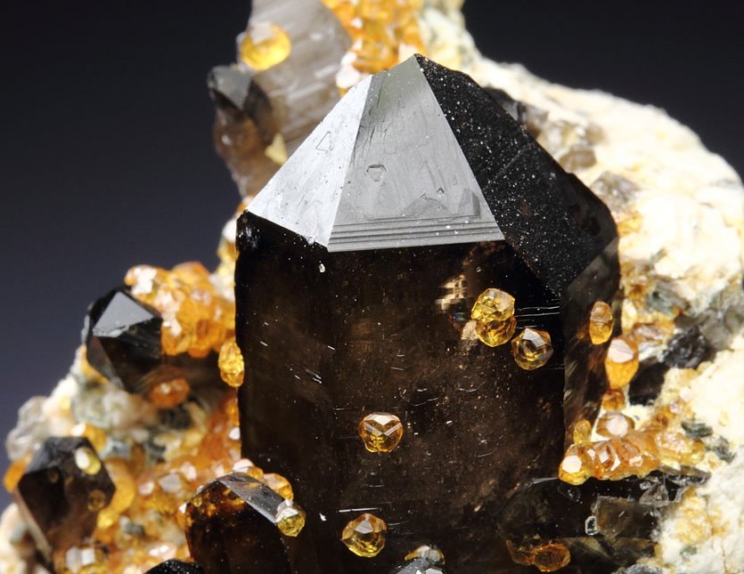 gem GARNET var. SPESSARTINE, QUARTZ var. SMOKY