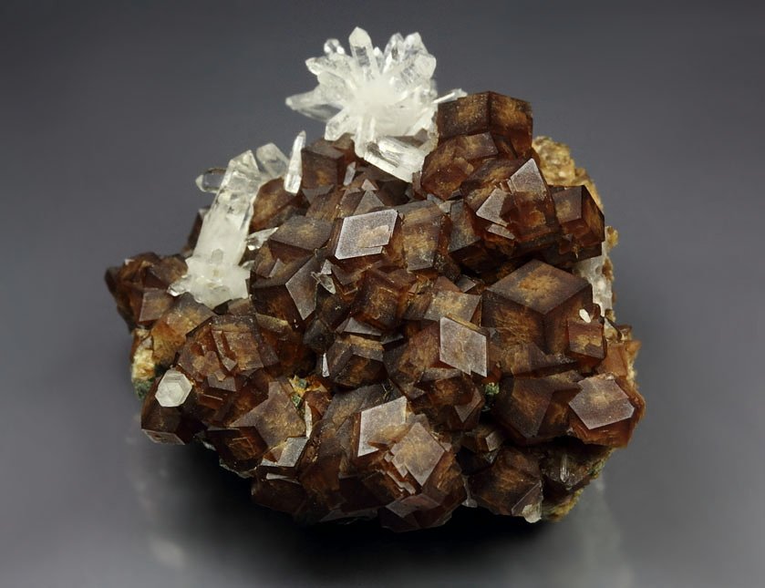 GARNET var. ANDRADITE, QUARTZ, HEDENBERGITE