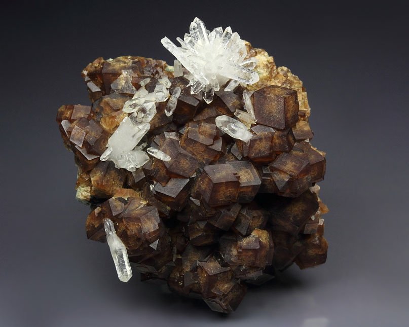 GARNET var. ANDRADITE, QUARTZ, HEDENBERGITE