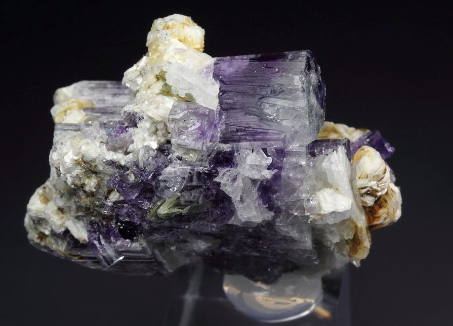 gem FLUORAPATITE bi-terminated, ALBITE