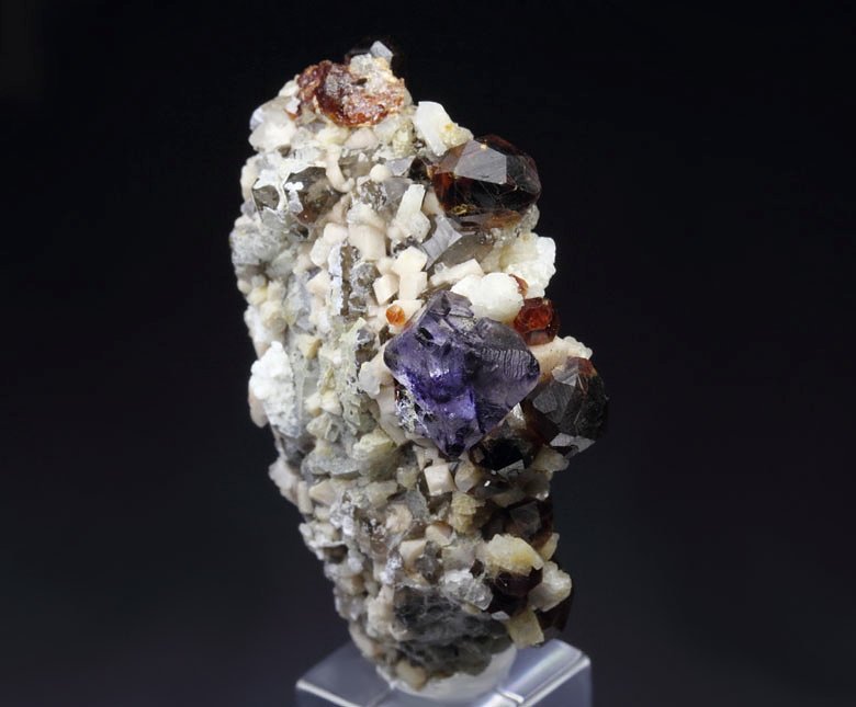 FLUORITE, GARNET var. SPESSARTINE, QUARTZ var. SMOKY, MICROCLINE