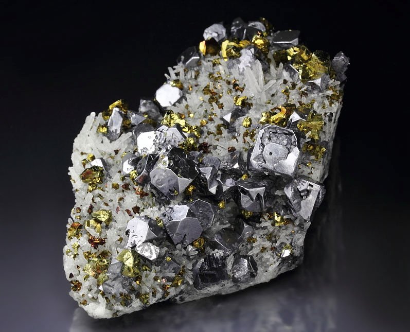 CHALCOPYRITE, skeletal GALENA, QUARTZ