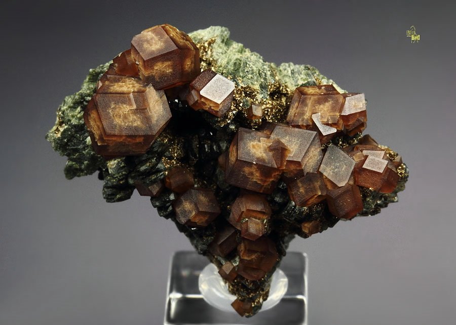 GARNET var. ANDRADITE, HEDENBERGITE