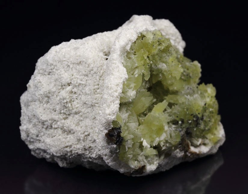 CALCITE, GONNARDITE epimorph 