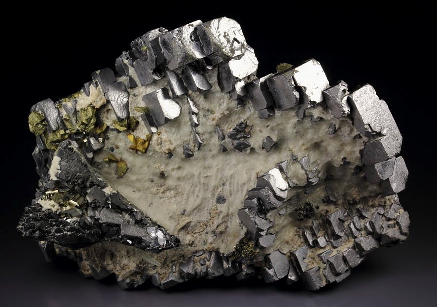 skeletal GALENA, CHALCOPYRITE, PYRITE