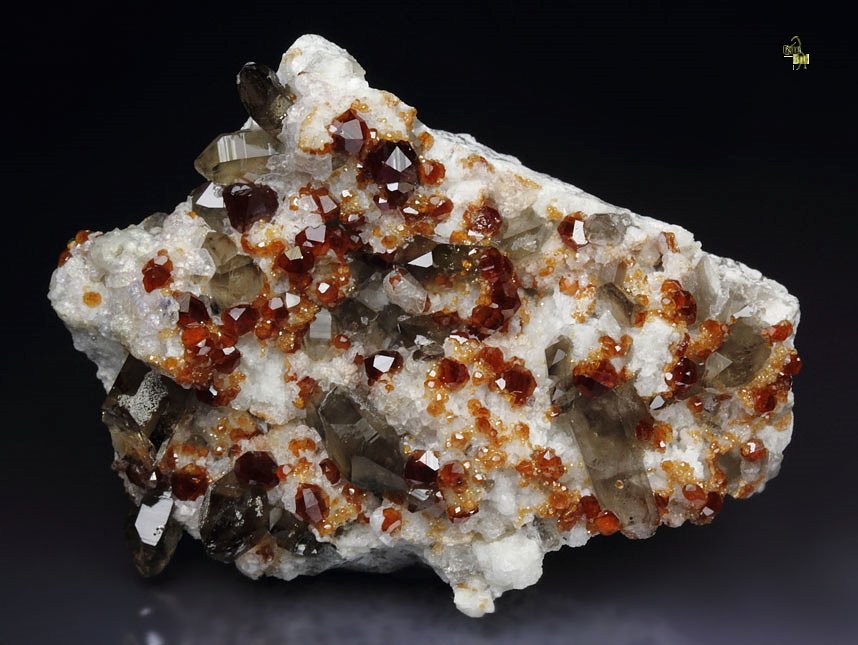 gem GARNET var. SPESSARTINE, QUARTZ var. SMOKY, MICROCLINE