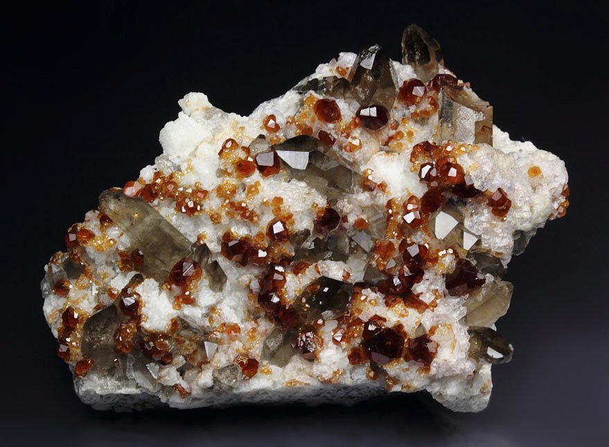 gem GARNET var. SPESSARTINE, QUARTZ var. SMOKY, MICROCLINE