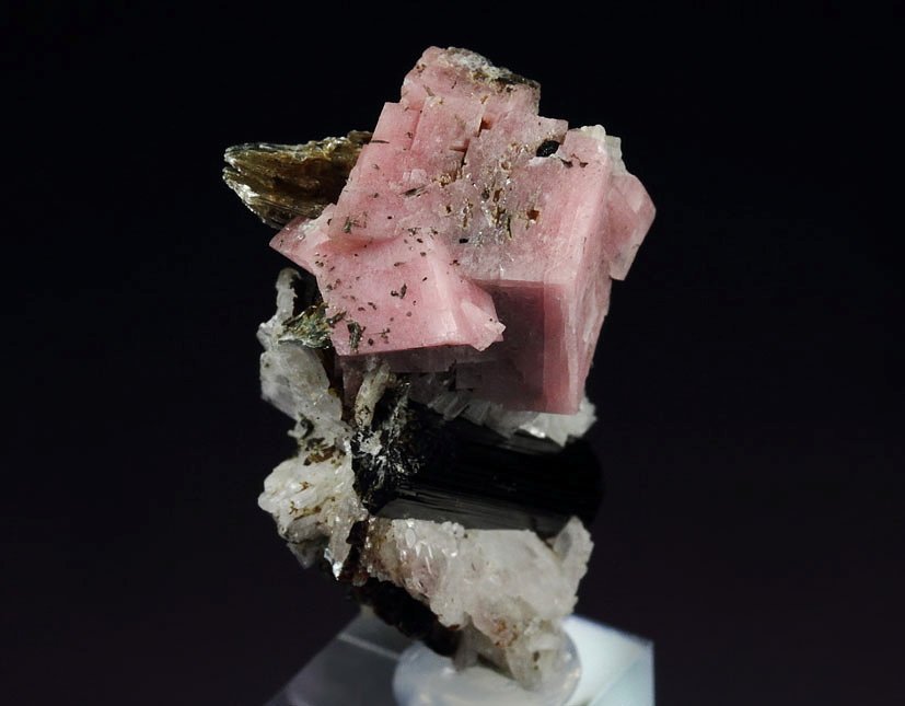 RHODOCHROSITE, POLYLITHIONITE, AEGIRINE, ALBITE