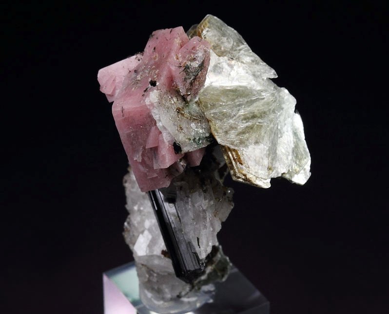 RHODOCHROSITE, POLYLITHIONITE, AEGIRINE, ALBITE