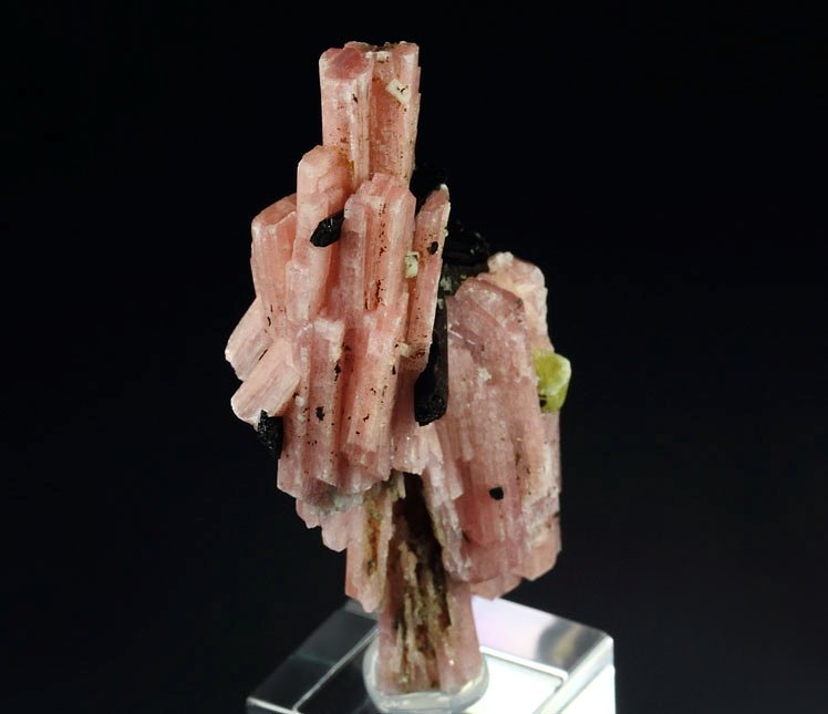 SERANDITE, LEUCOPHANITE, AEGIRINE