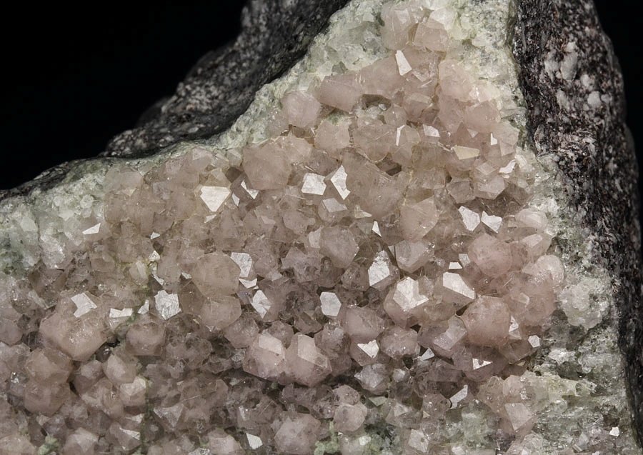 pinkish GARNET var. GROSSULAR