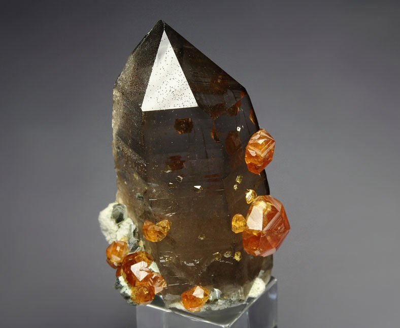 gem GARNET var. SPESSARTINE, QUARTZ var. SMOKY