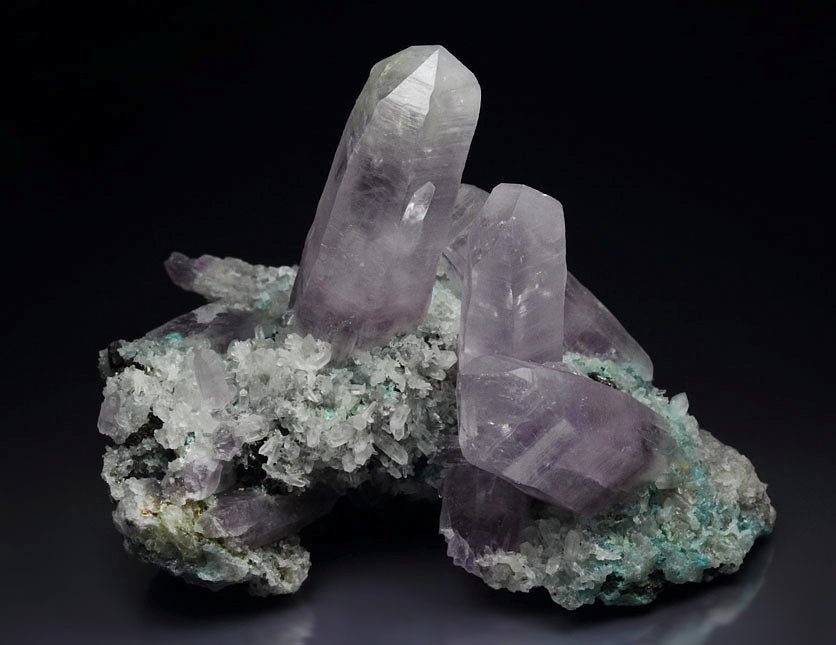 QUARTZ var. AMETHYST, CHALCANTHITE, CHALCOPYRITE