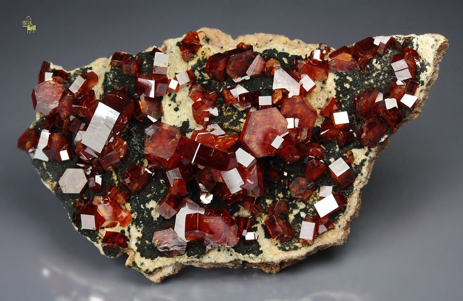 gemmy VANADINITE