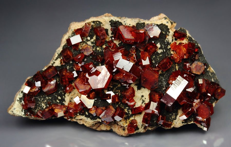 gemmy VANADINITE