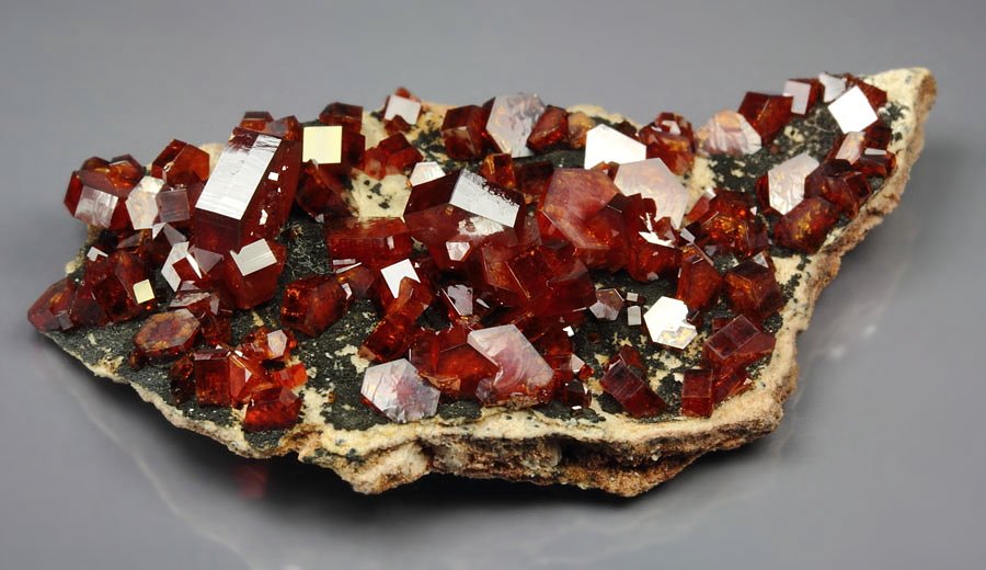 gemmy VANADINITE