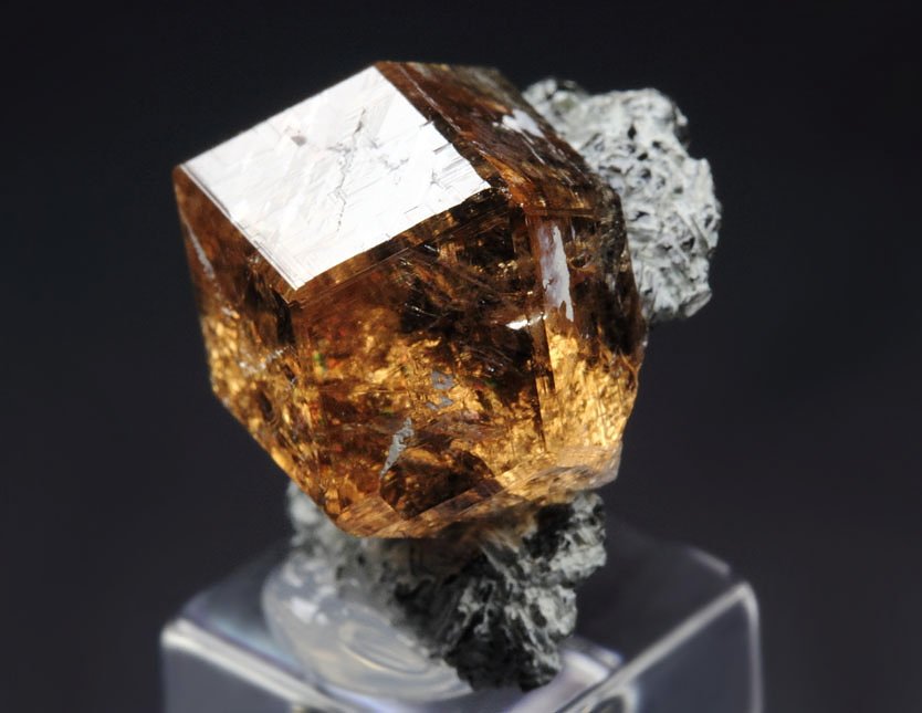 gem GARNET var. GROSSULAR